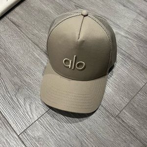 Alo trucker hat
